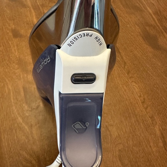 Rowenta DW8080 Pro Master Auto Shut Off Steam Iron, 330-Hole Sole Plate Blue - Picture 5 of 11